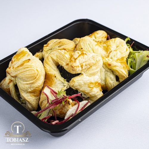 Koperty z ciasta francuskiego ze szpinakiem i serem feta ( 5 porcji )